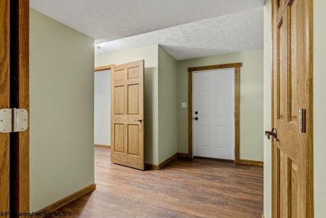 472 Landmark Estates Jane Lew WV 26378