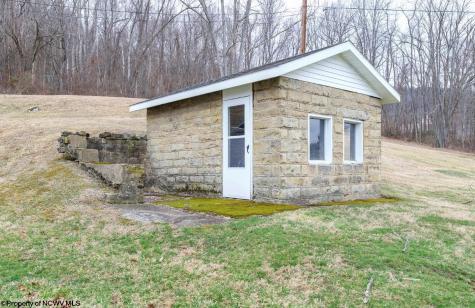 3574 Freedom Highway Fairmont WV 26554