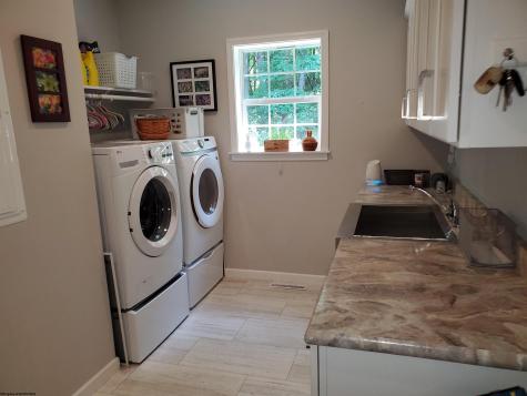 49 Holleran Heights Kingwood WV 26537