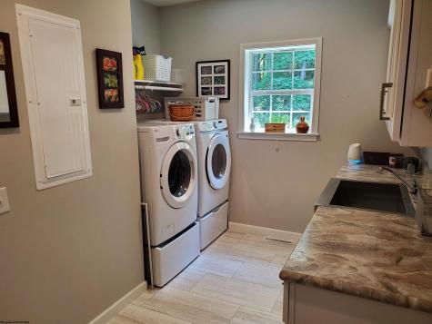 49 Holleran Heights Kingwood WV 26537