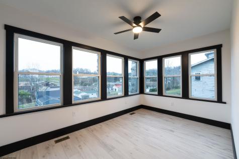 1515 Edgeway Drive Fairmont WV 26554-5513