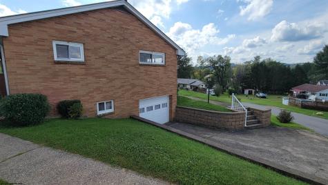 2218 Linn Ann Drive Fairmont WV 26554