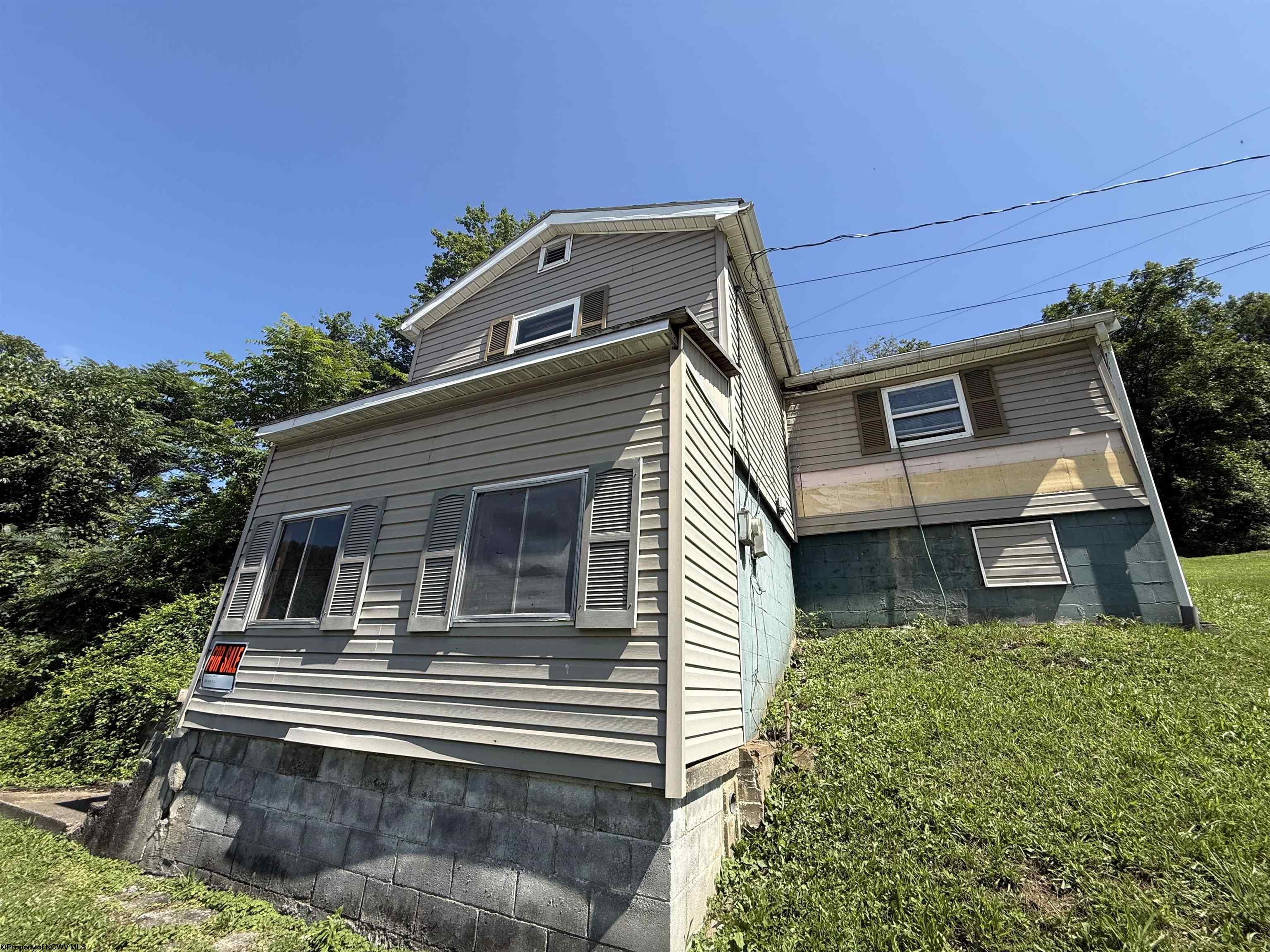 4975 Webster Pike Grafton WV 26354