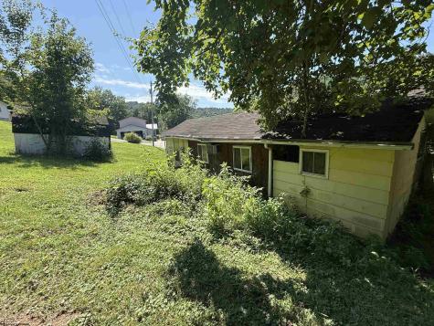 4975 Webster Pike Grafton WV 26354
