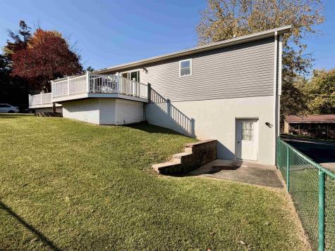 127 Columbus Avenue Westover WV 26501
