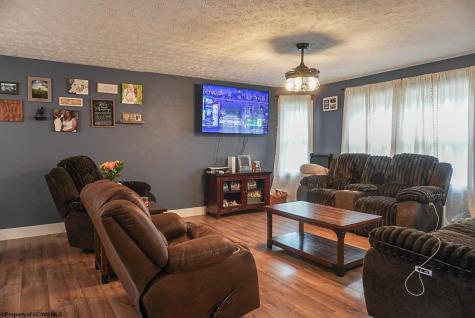 211 Tunnel Hollow Road Fairmont WV 26554