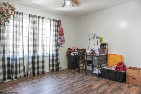 211 Tunnel Hollow Road Fairmont WV 26554