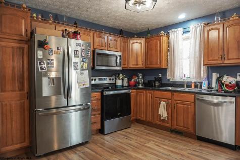 211 Tunnel Hollow Road Fairmont WV 26554