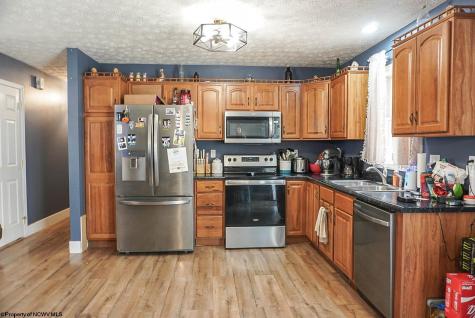 211 Tunnel Hollow Road Fairmont WV 26554