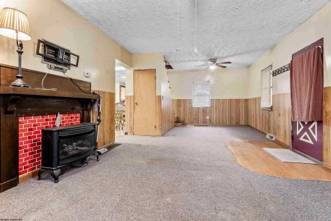 67 Mason Dixon Highway Maidsville WV 26541