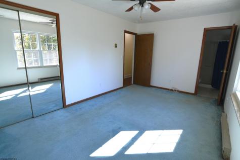 13 Ashwood Lane Morgantown WV 26508