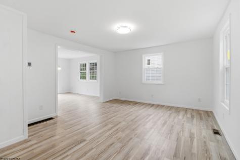 1260 College Park Fairmont WV 26554