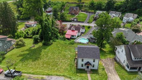 1260 College Park Fairmont WV 26554