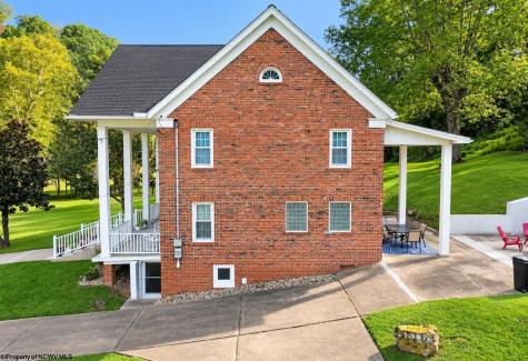 41 Jadewood Drive Shinnston WV 26431