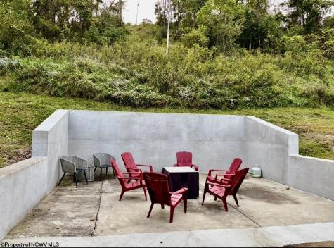 41 Jadewood Drive Shinnston WV 26431