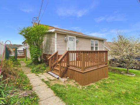 521 Kensington Avenue Star City WV 26505