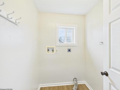521 Kensington Avenue Star City WV 26505