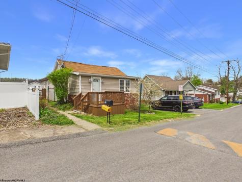 521 Kensington Avenue Star City WV 26505
