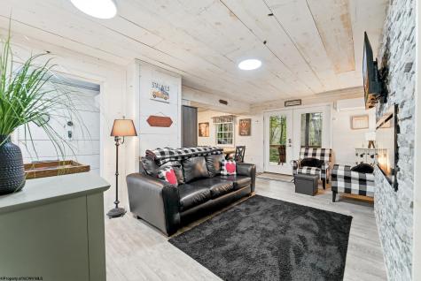 76 Arbutus Court Terra Alta WV 26764