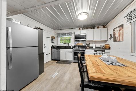 76 Arbutus Court Terra Alta WV 26764