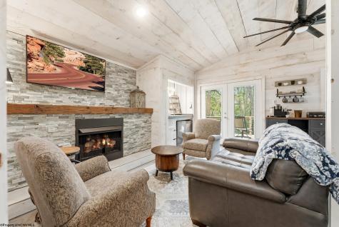 76 Arbutus Court Terra Alta WV 26764