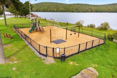 76 Arbutus Court Terra Alta WV 26764