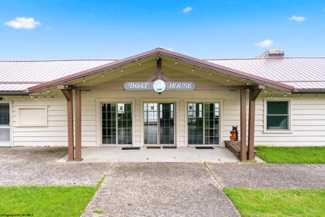 76 Arbutus Court Terra Alta WV 26764
