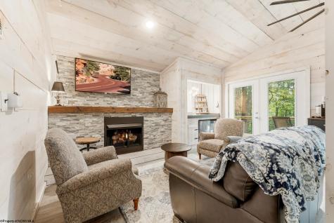 76 Arbutus Court Terra Alta WV 26764