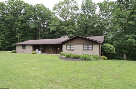 428 Pinewood Drive Elkins WV 26241