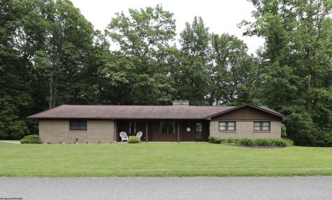 428 Pinewood Drive Elkins WV 26241