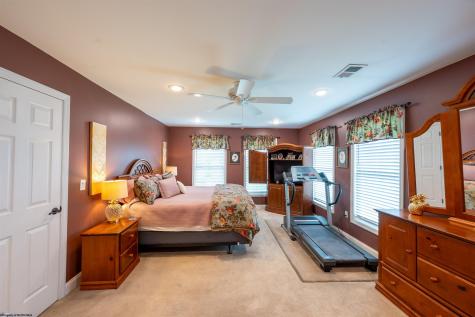 199 Gelding Avenue Bruceton Mills WV 26525
