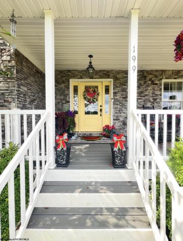 199 Gelding Avenue Bruceton Mills WV 26525