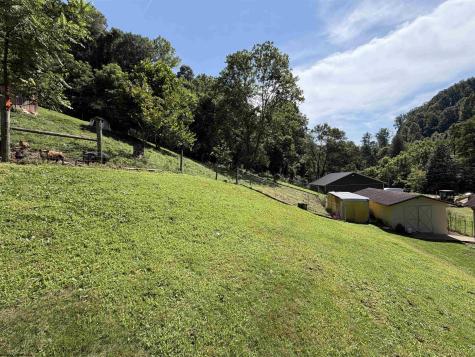 860 Bingamon Road Worthington WV 26591