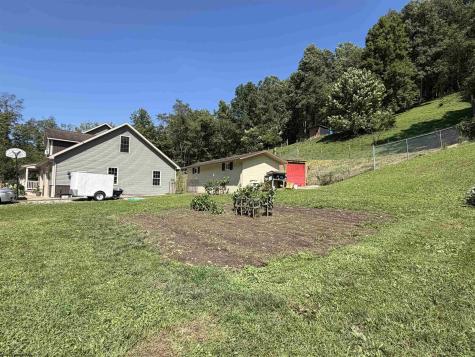 860 Bingamon Road Worthington WV 26591