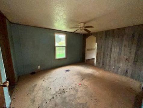 1421 Francis Mine Road Fairmont WV 26554