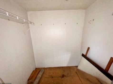 1421 Francis Mine Road Fairmont WV 26554