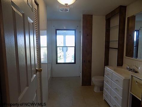 1076 Kingwood Pike Morgantown WV 26508