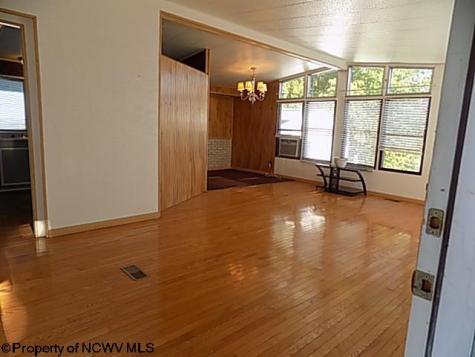 1076 Kingwood Pike Morgantown WV 26508