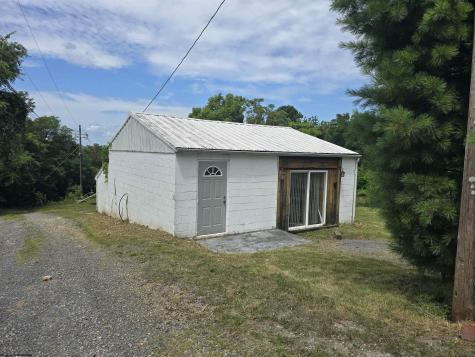 1076 Kingwood Pike Morgantown WV 26508