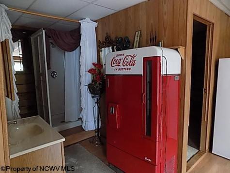 1076 Kingwood Pike Morgantown WV 26508