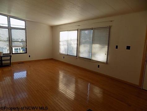 1076 Kingwood Pike Morgantown WV 26508