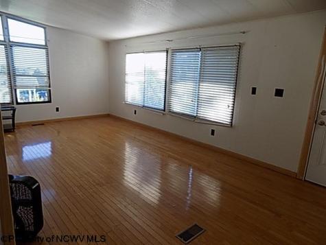 1076 Kingwood Pike Morgantown WV 26508