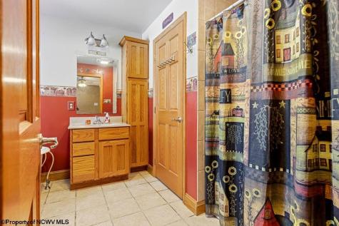 559 Hornors Run Road Shinnston WV 26431
