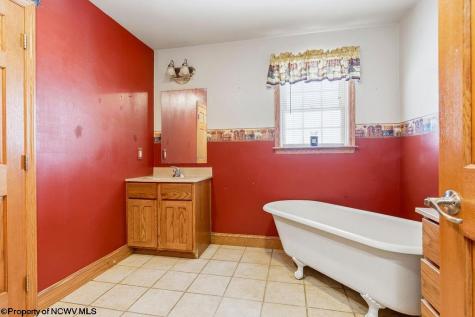 559 Hornors Run Road Shinnston WV 26431