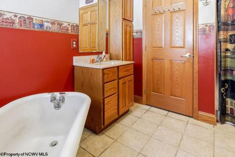 559 Hornors Run Road Shinnston WV 26431