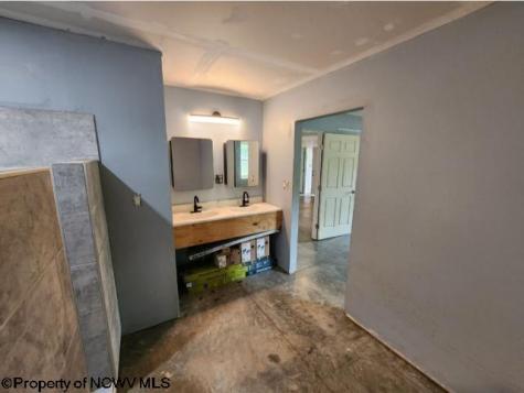 4679 Georgetown Road Horner WV 26372