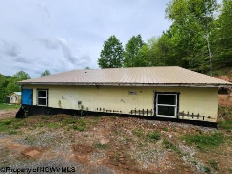 4679 Georgetown Road Horner WV 26372