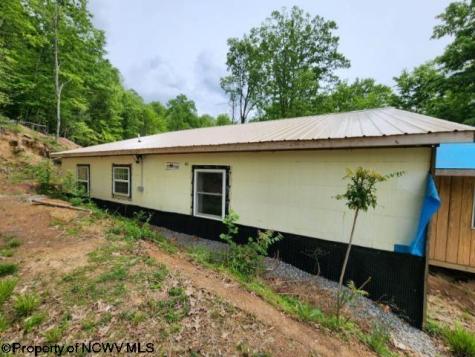 4679 Georgetown Road Horner WV 26372