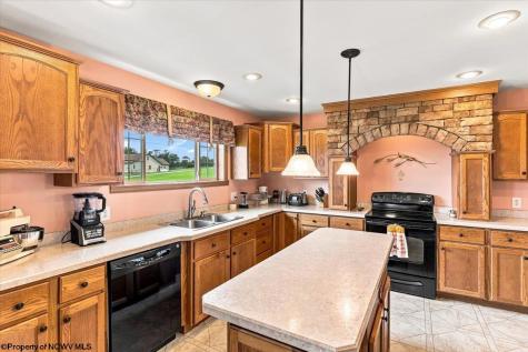 71 Greenwood Drive Aurora WV 26705