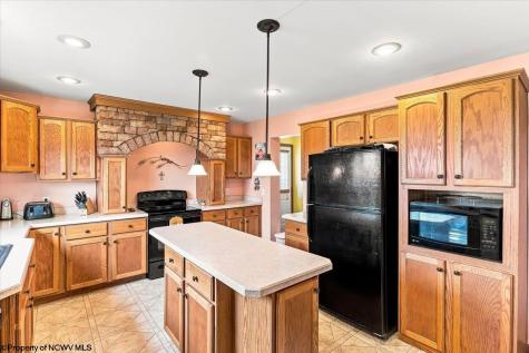 71 Greenwood Drive Aurora WV 26705